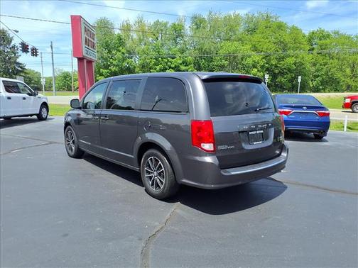 Granite Pearlcoat 2019 Dodge Grand Caravan GT