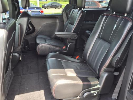 Granite Pearlcoat 2019 Dodge Grand Caravan GT