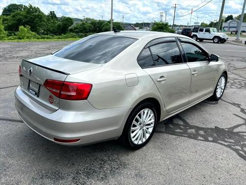 2015 Volkswagen Jetta Auto SE w/Connectivity/Navigation