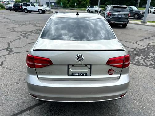 2015 Volkswagen Jetta Auto SE w/Connectivity/Navigation