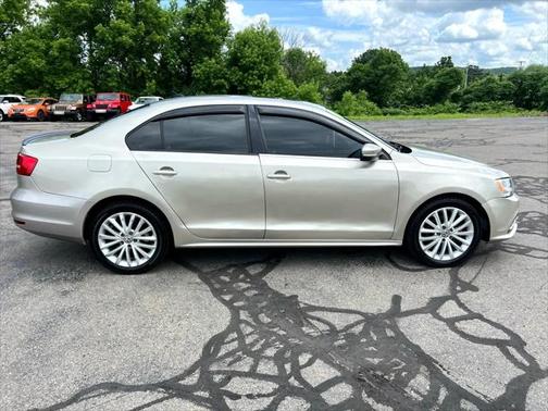 2015 Volkswagen Jetta Auto SE w/Connectivity/Navigation