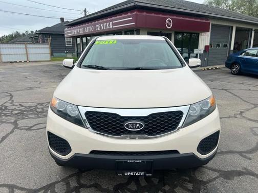 Beige 2011 Kia Sorento LX