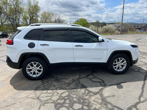 White 2014 Jeep Cherokee Latitude