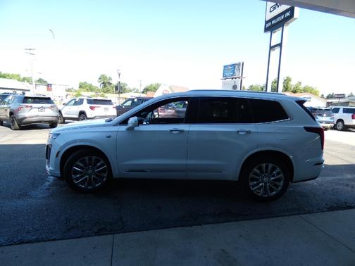 Crystal White Tricoat 2021 Cadillac XT6 Premium Luxury