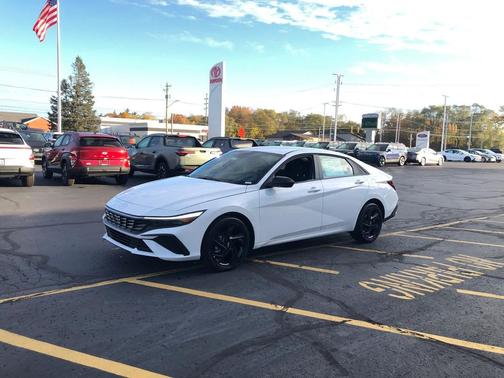 2026 Hyundai ELANTRA HEV SEL Sport