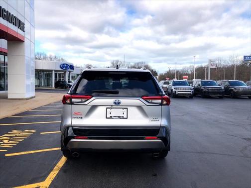 2019 Toyota RAV4 Hybrid SE