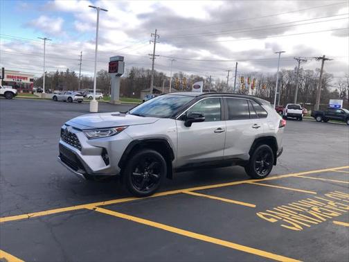 2019 Toyota RAV4 Hybrid SE