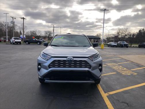 2019 Toyota RAV4 Hybrid SE
