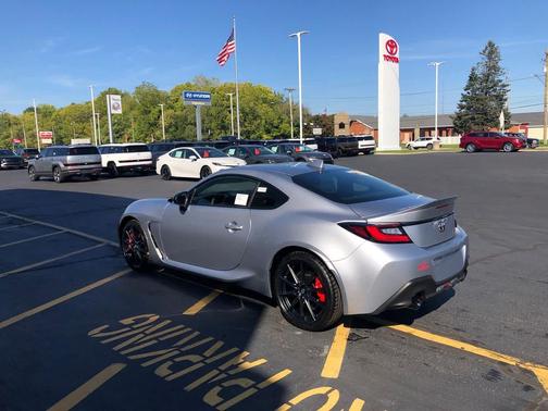 2025 Toyota GR86 Premium