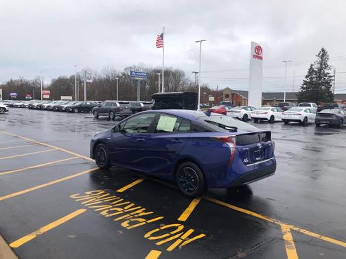 2016 Toyota Prius Three