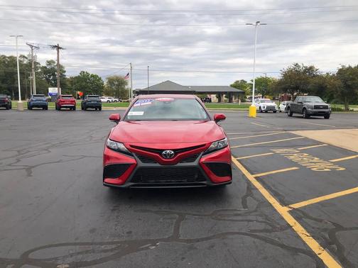 2022 Toyota Camry SE
