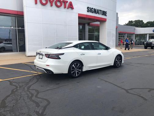 2023 Nissan Maxima SV Xtronic CVT
