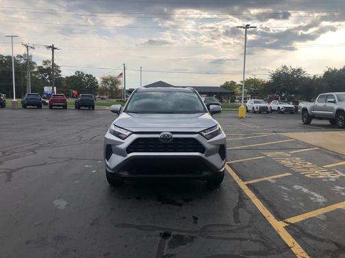 2025 Toyota RAV4 Hybrid XLE
