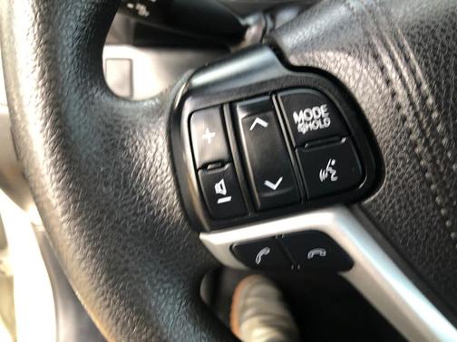 Blizzard Pearl 2019 Toyota Highlander LE