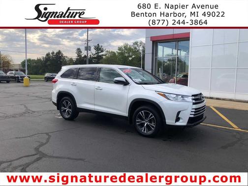 Blizzard Pearl 2019 Toyota Highlander LE