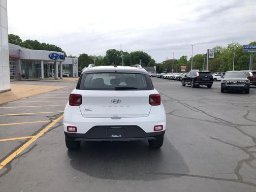 Lunar White 2025 Hyundai VENUE SEL