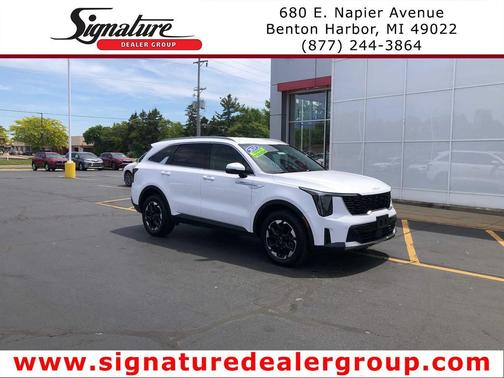 Glacial White Pearl 2024 Kia Sorento S
