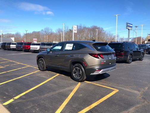 Cashmere Bronze 2026 Hyundai TUCSON Hybrid Blue SE
