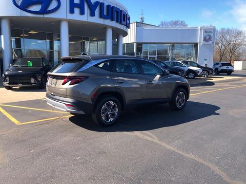 Cashmere Bronze 2026 Hyundai TUCSON Hybrid Blue SE