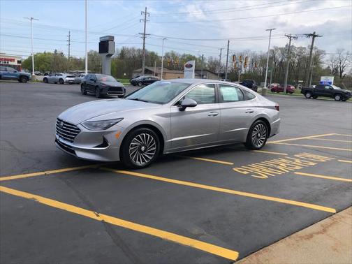 2023 Hyundai SONATA Hybrid SE