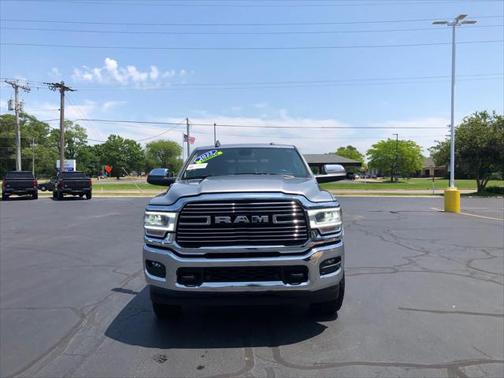 2022 RAM 3500 Laramie Crew Cab 4x4 8' Box