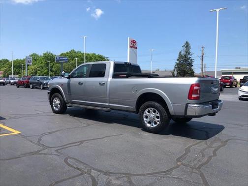 2022 RAM 3500 Laramie Crew Cab 4x4 8' Box
