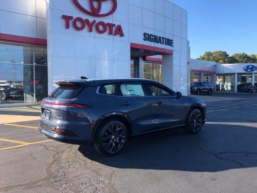 2025 Toyota Crown Signia Limited