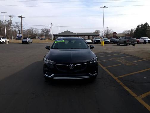 2018 Buick Regal TourX Essence