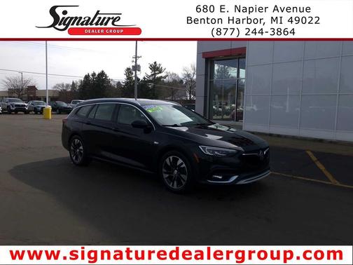 2018 Buick Regal TourX Essence