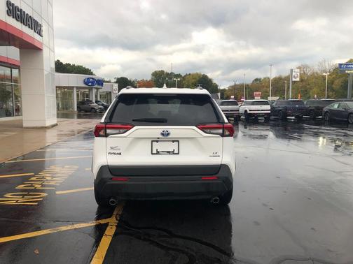 2024 Toyota RAV4 Hybrid LE