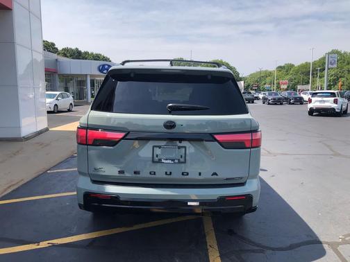 2025 Toyota Sequoia Platinum