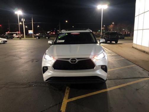 2022 Toyota Highlander XLE