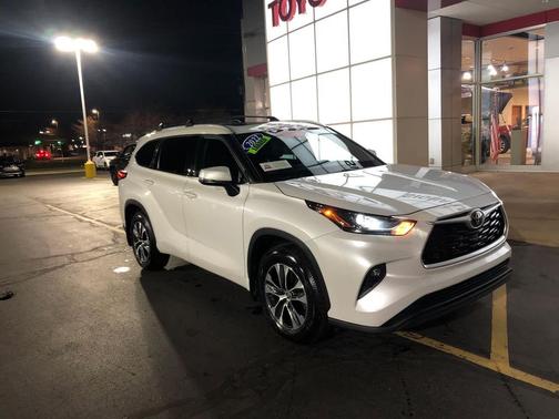 2022 Toyota Highlander XLE