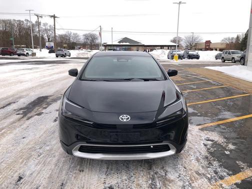 2026 Toyota Prius Plug-In Hybrid SE