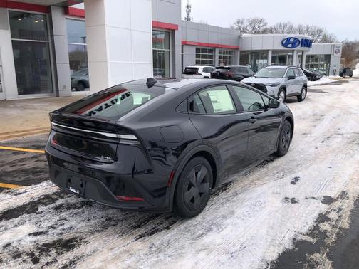 2026 Toyota Prius Plug-In Hybrid SE