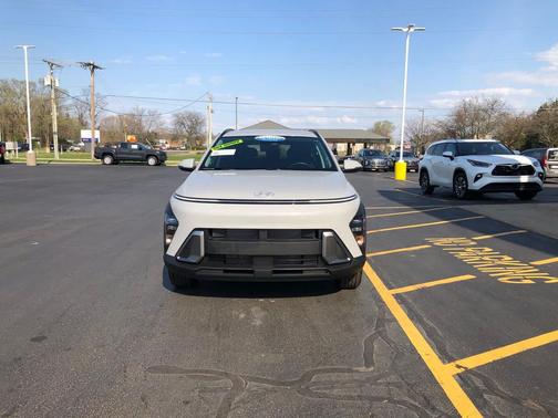 2025 Hyundai KONA SEL