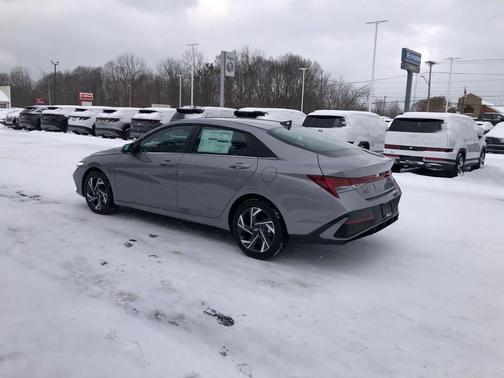 2026 Hyundai ELANTRA HEV Limited