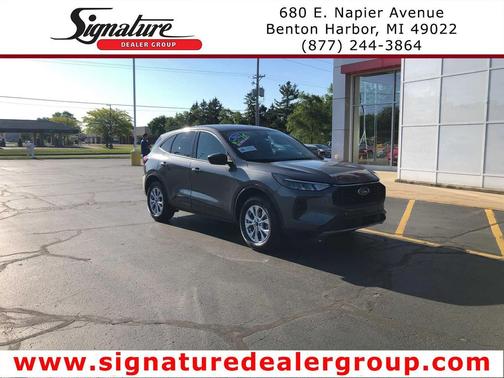 Carbonized Gray Metallic 2025 Ford Escape Active