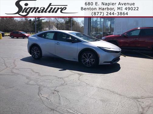 2025 Toyota Prius XLE