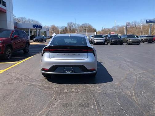 2025 Toyota Prius XLE