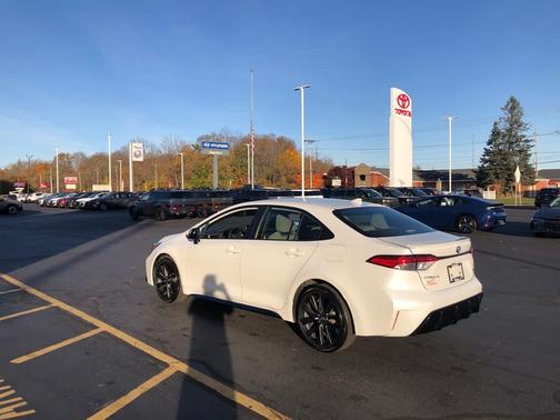 2024 Toyota Corolla Hybrid SE