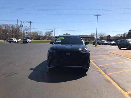 Midnight Black Metallic 2024 Toyota Highlander XSE