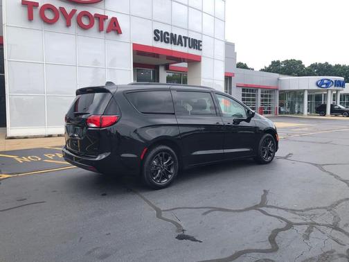 2020 Chrysler Pacifica L