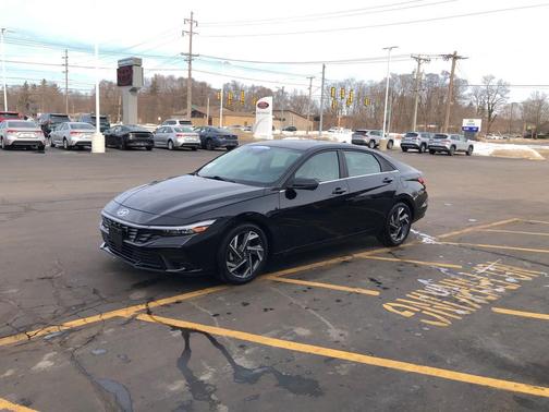 2024 Hyundai ELANTRA Limited