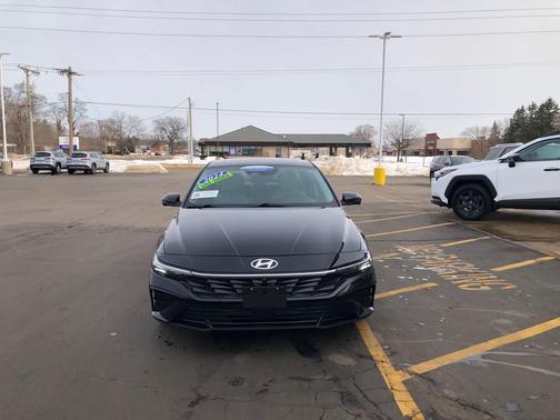 2024 Hyundai ELANTRA Limited