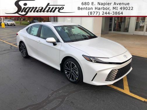 Wind Chill Pearl 2026 Toyota Camry XLE