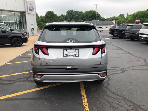 Shimmering Silver 2026 Hyundai TUCSON Hybrid Blue SE