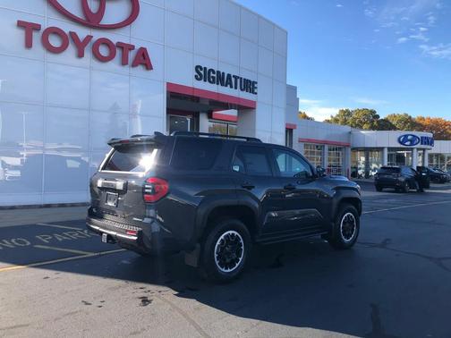 2025 Toyota 4Runner TRD Off Road
