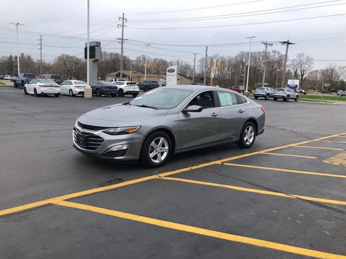 Sterling Gray Metallic 2023 Chevrolet Malibu 1LS