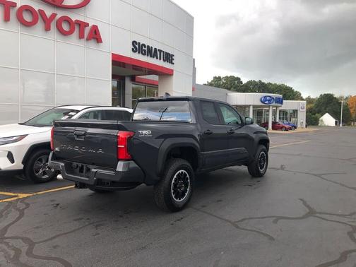 2025 Toyota Tacoma TRD Off Road